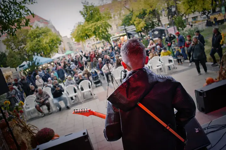 Sugárveszély koncert fotók 2026.10.24. – 51. kép